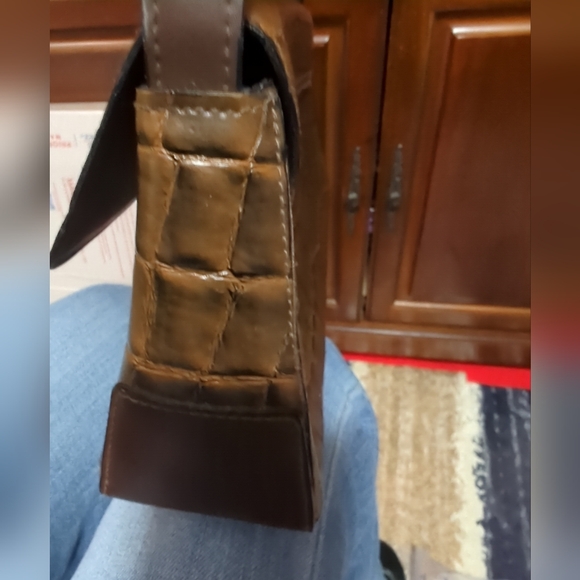 Crocodile Pattern Shoulder Bag - Brown - Picture 7 of 11